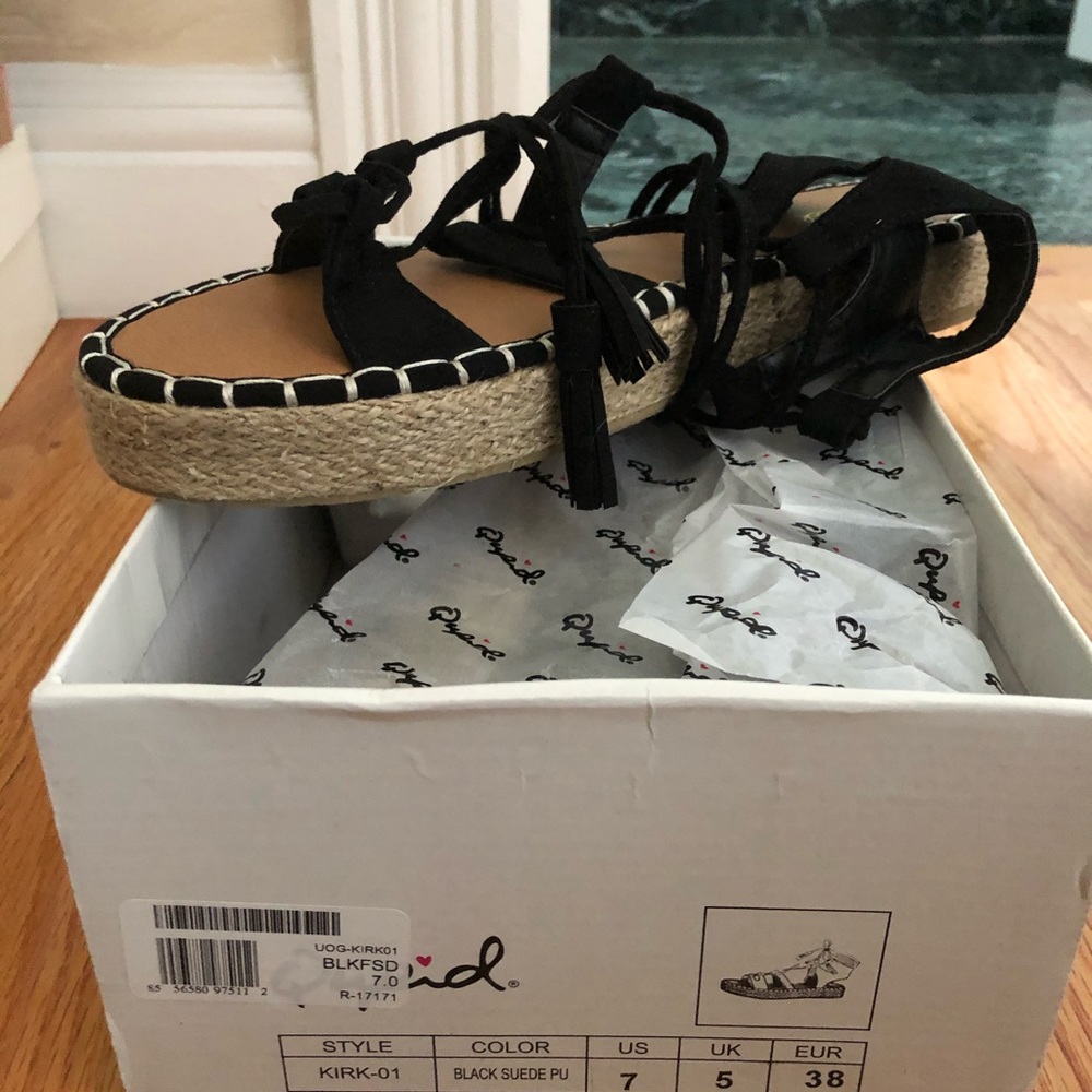 Qupid sandals size 7